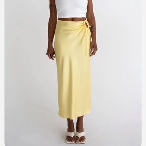 RUMORED Kauai Keyhole Midi Skirt | Banana